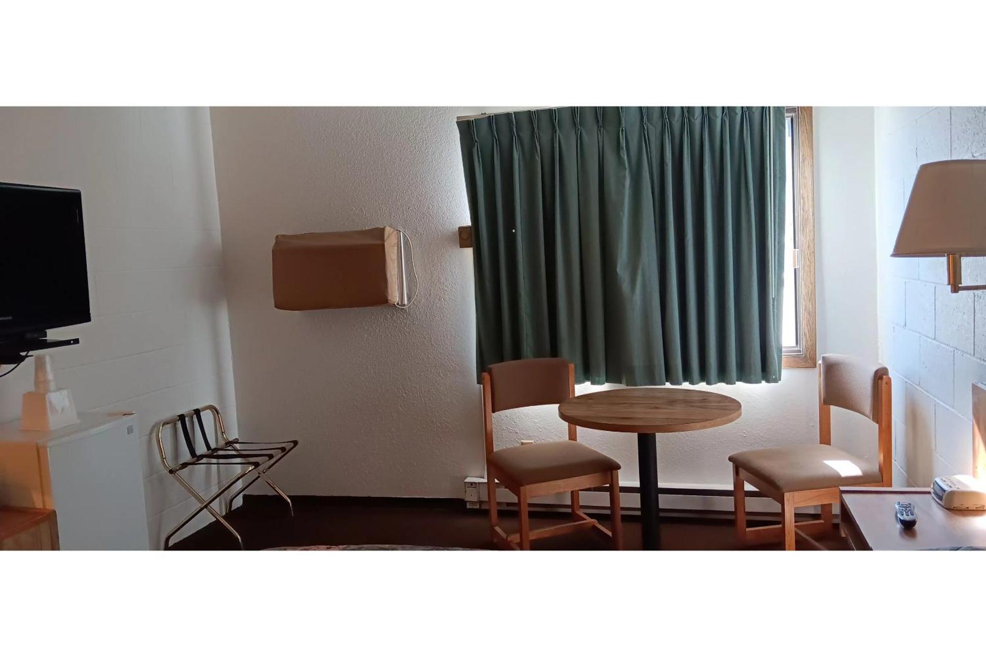 Scotwood Motel By Oyo Washburn Nd Luaran gambar